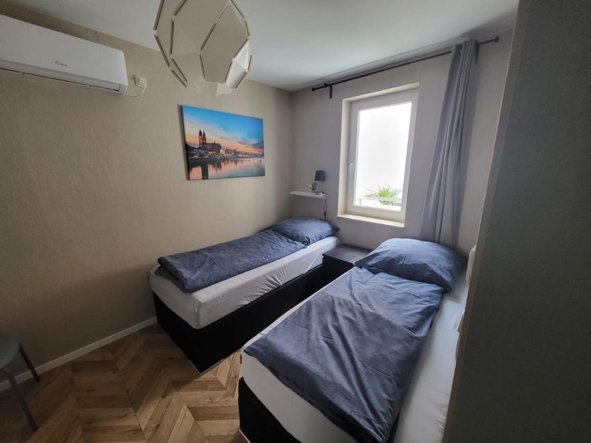 Grosses Offenes Loft Oder Kleine Gemuetliche Wohnung Mit Balkon Wolmirstedt Exterior foto