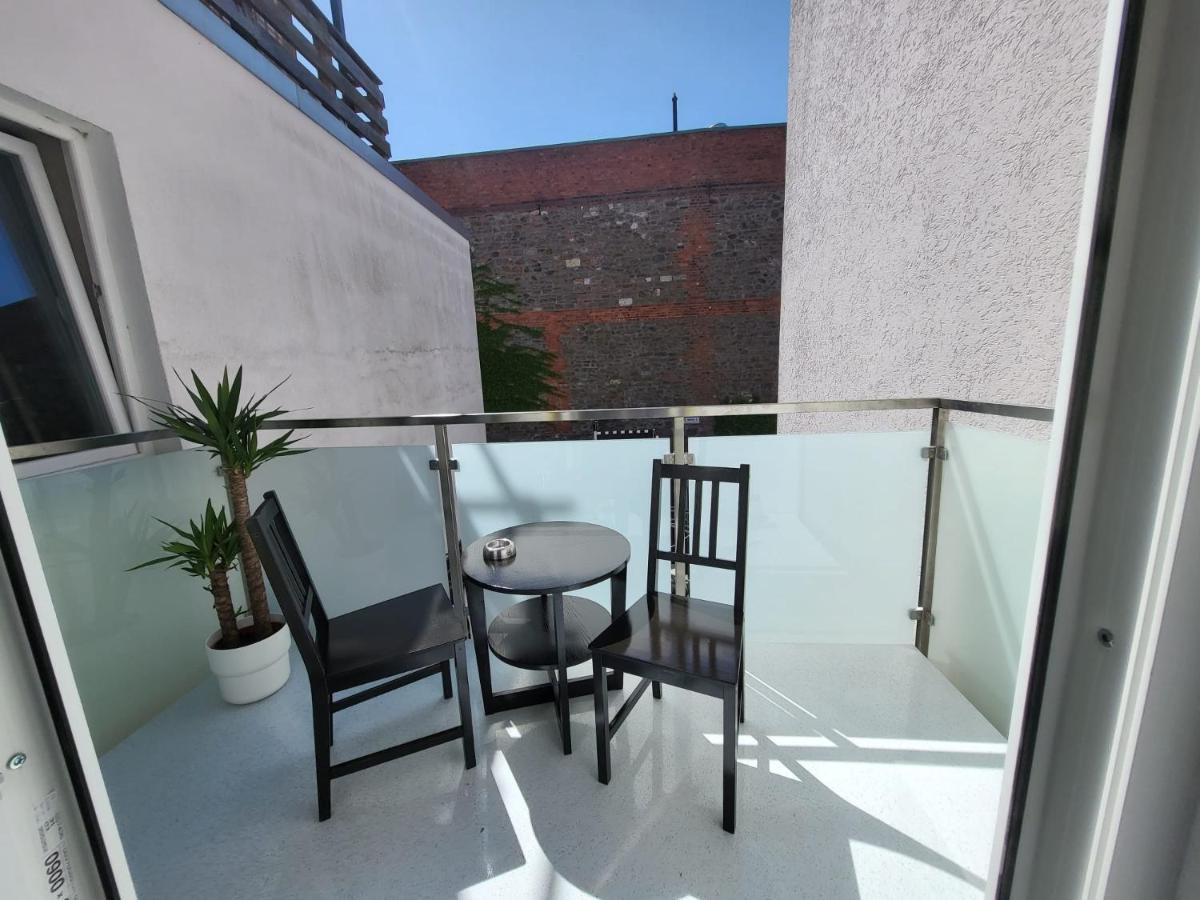 Grosses Offenes Loft Oder Kleine Gemuetliche Wohnung Mit Balkon Wolmirstedt Exterior foto