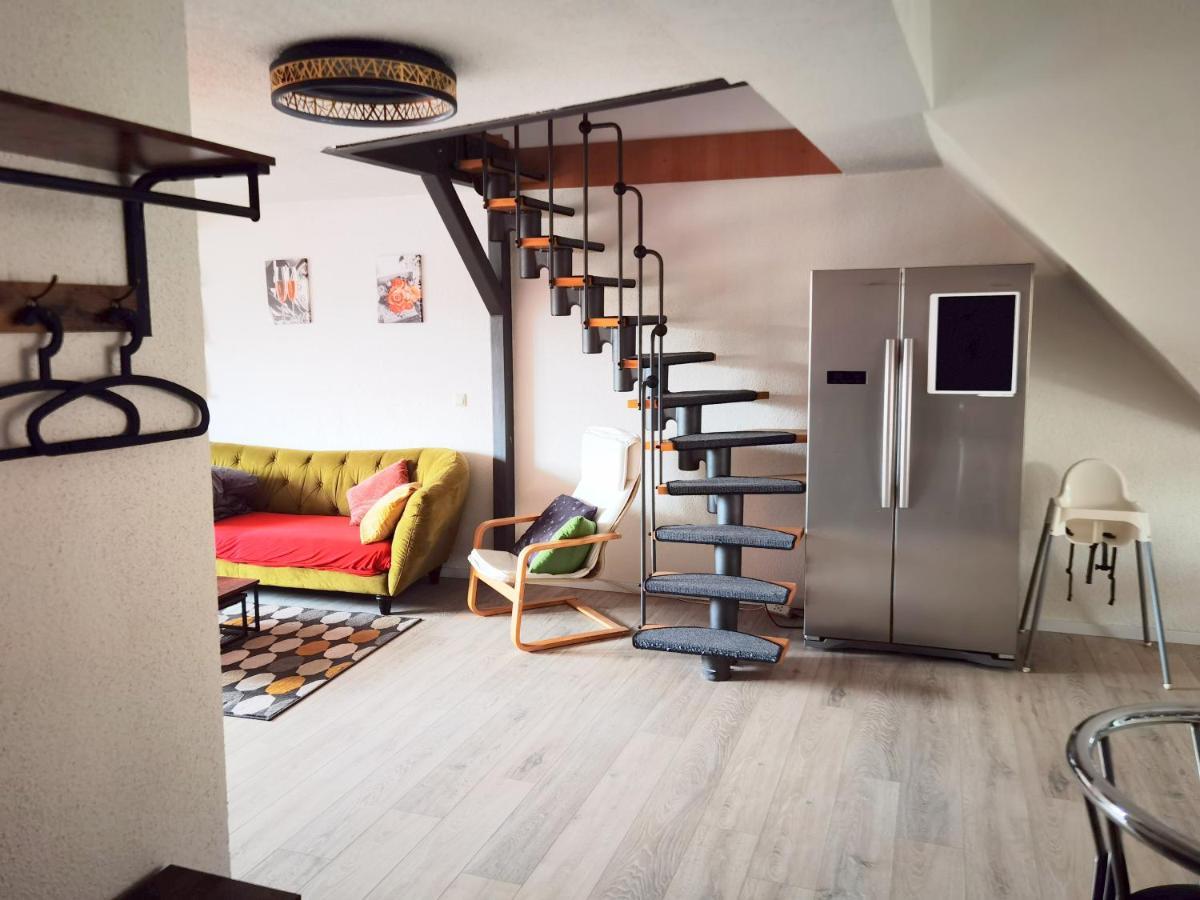 Grosses Offenes Loft Oder Kleine Gemuetliche Wohnung Mit Balkon Wolmirstedt Exterior foto